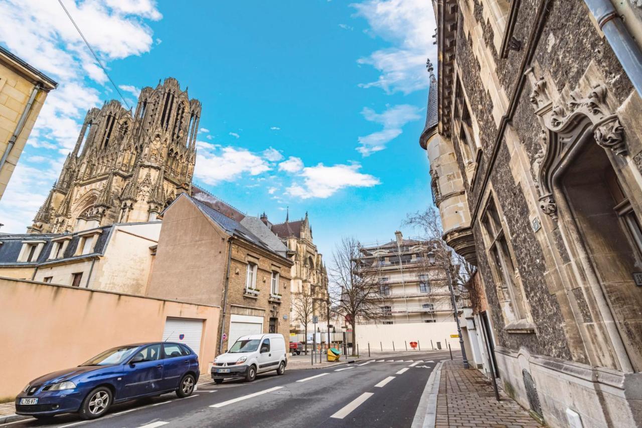 Tournelles Vue Cathedrale- Maison Climatisee Du Xvie Siecle Classee Apartment Reims Bagian luar foto