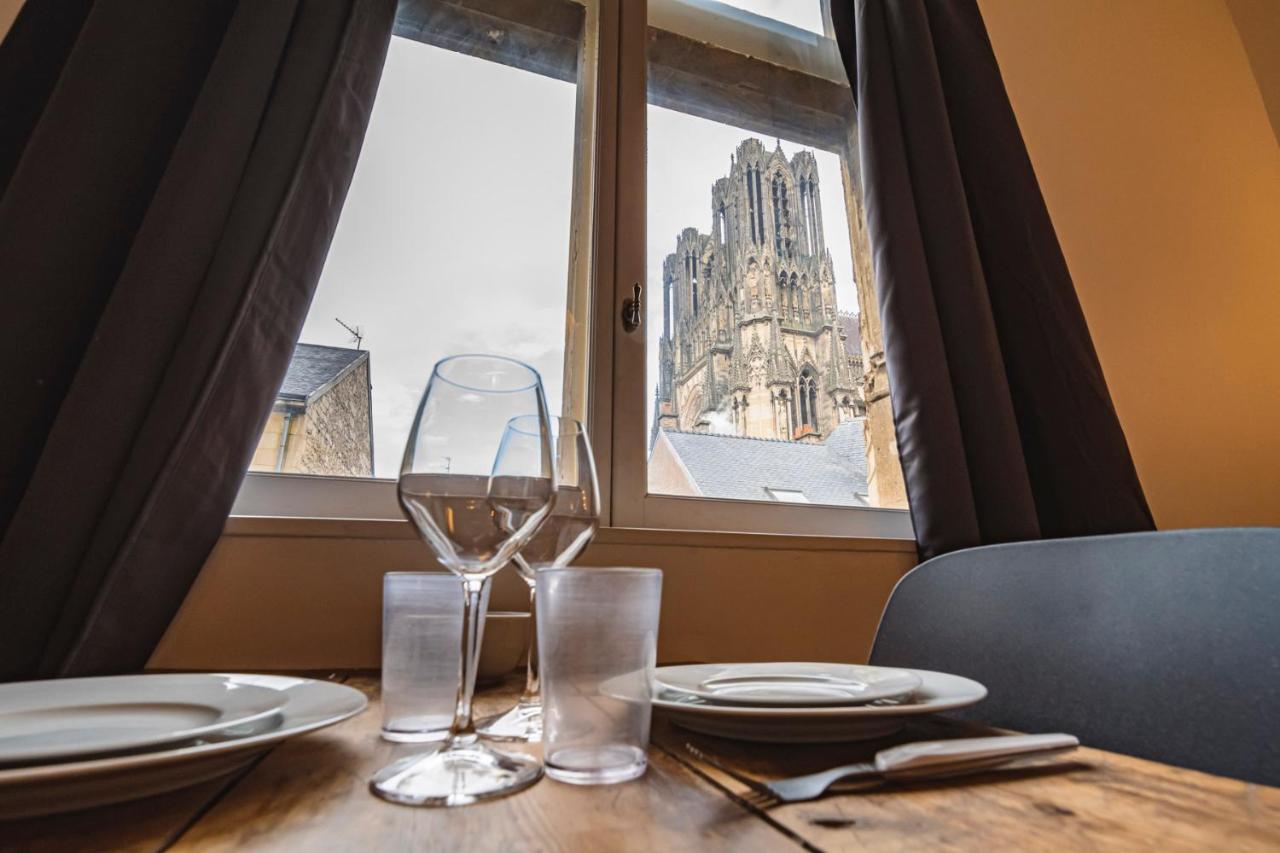 Tournelles Vue Cathedrale- Maison Climatisee Du Xvie Siecle Classee Apartment Reims Bagian luar foto